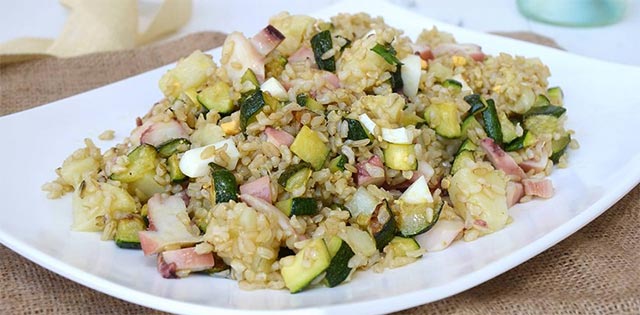 Salade de riz au poulpe et courgette