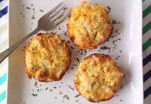 Voici la recette de des muffins légers au thon, de savoureux muffins légers à base de thon, facile et simple à réaliser.