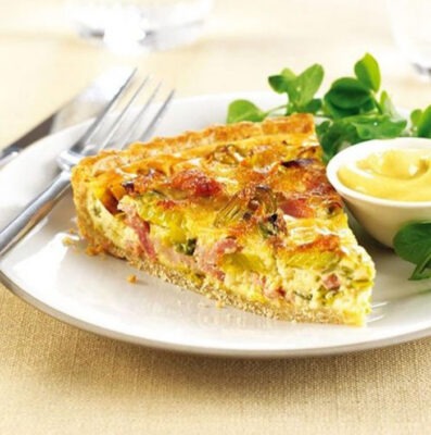 quiche aux poireaux et au bacon, une bonne quiche  légère à base de poireaux et de bacon, facile et simple à réaliser pour un repas léger.