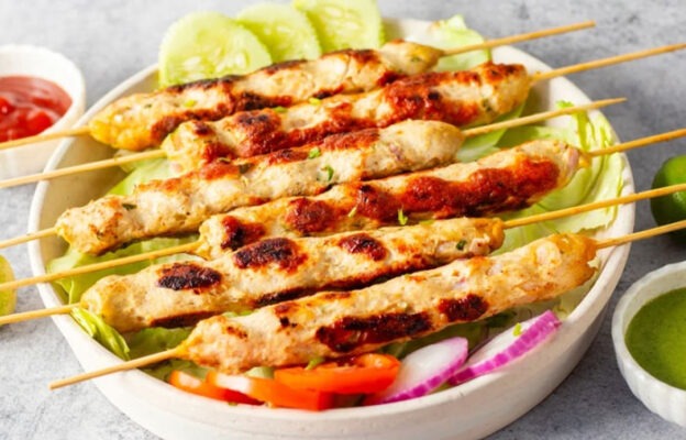 Brochettes de poulet marinées au yaourt