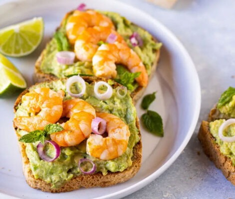 toast avocat et crevettes