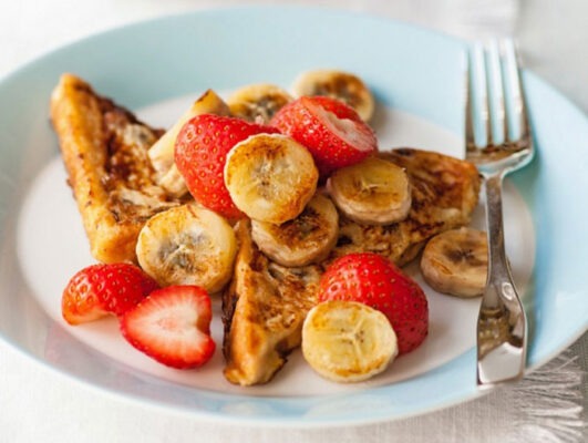 pain perdu à la banane et aux fraises