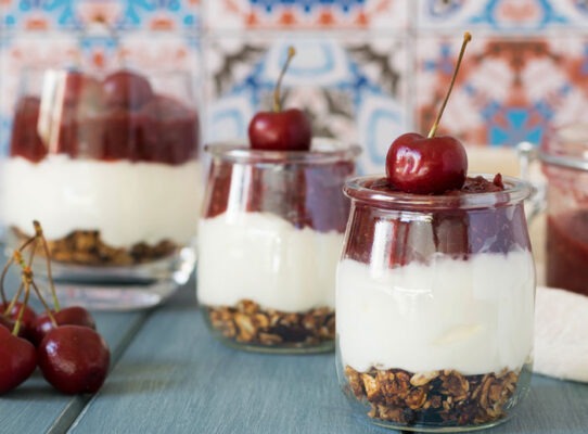 Verrines Cerise et Yaourt Faciles et Gourmandes Verrines Cerise et Yaourt Faciles et Gourmandes