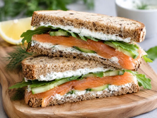 Sandwich Léger au Saumon Fumé et Fromage Blanc