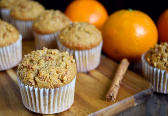 Muffins Légers à l’Orange aux Noix et à la Cannelle muffins légers à l’orange, aux noix et à la cannelle